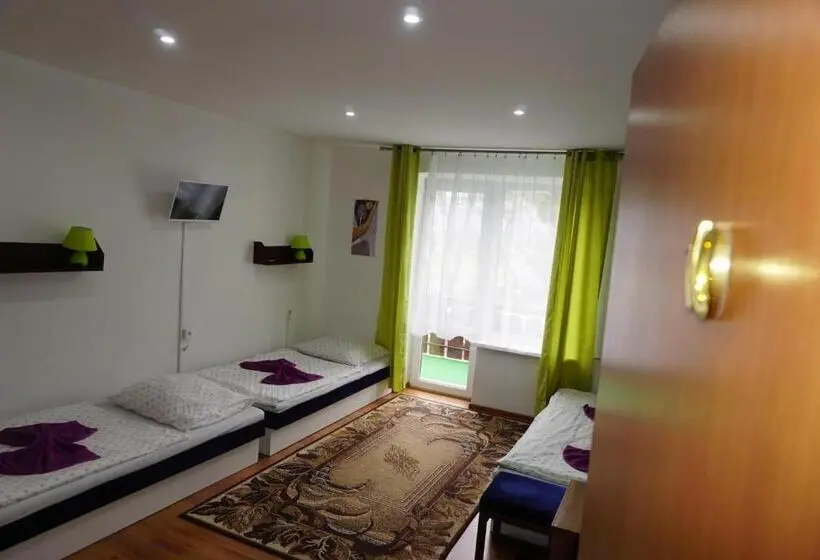4 Bett Standardzimmer, Guľa