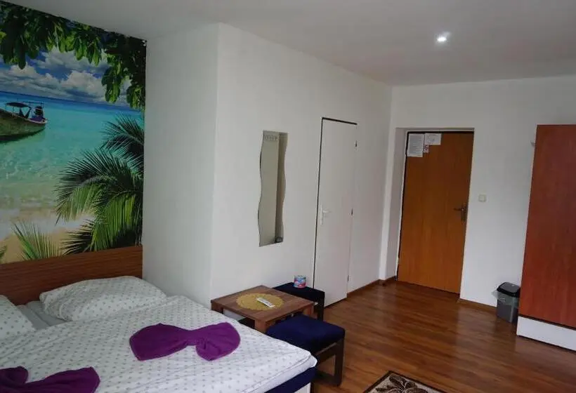 4 Bett Standardzimmer, Guľa