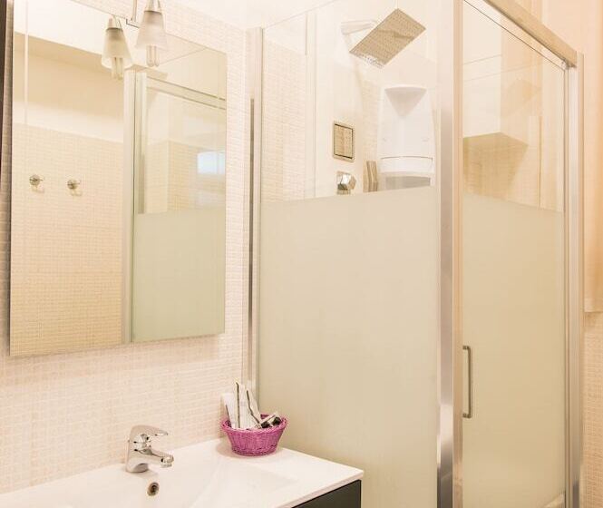 غرفة قياسية ثلاثية, Alpi Resort