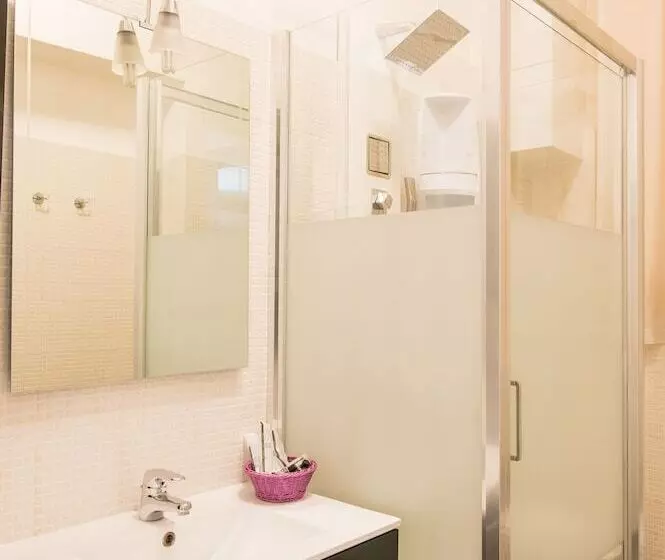 اتاق استاندارد سه نفره, Alpi Resort