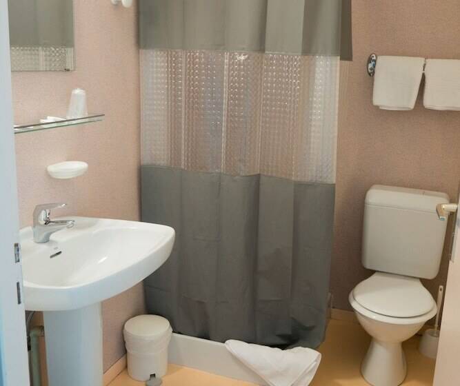 חדר סטנדרט לשלושה, Auberge Le Semnoz