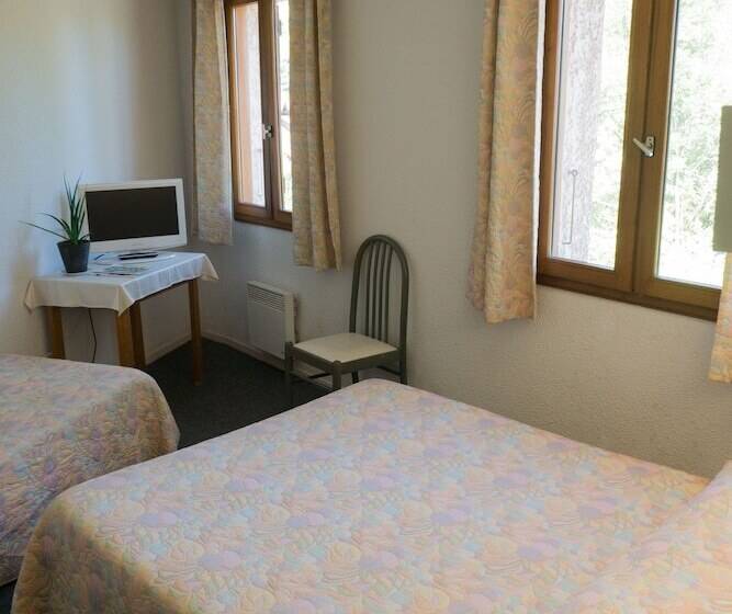 חדר סטנדרט לשלושה, Auberge Le Semnoz