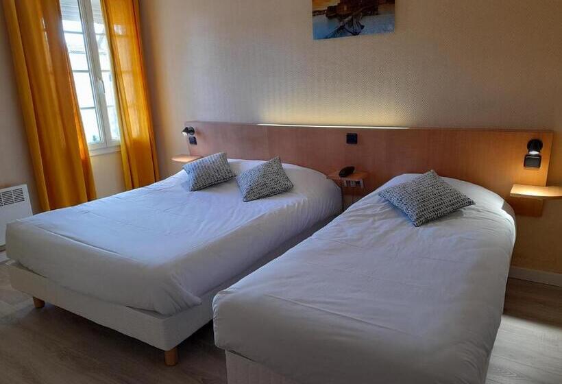 חדר סטנדרט לשלושה, De France