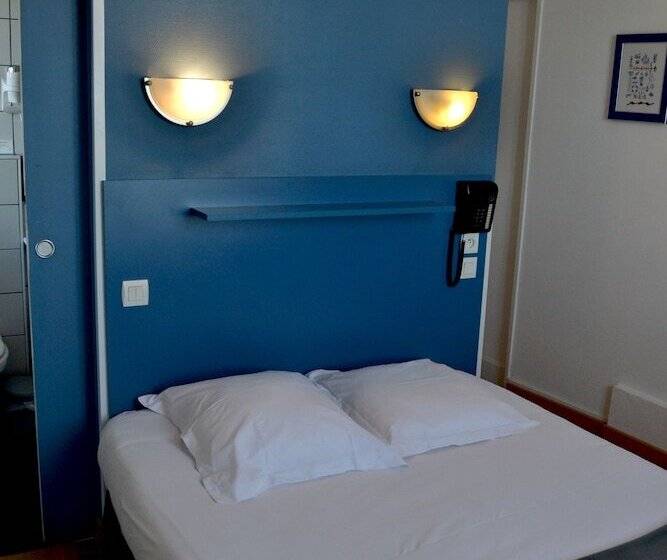 Номер Стандарт, Hôtel La Porte Saint Pierre Logis Hôtel Intra Muros