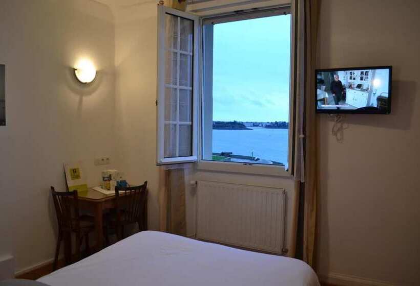 オーシャンビュースタンダードルーム, Hôtel La Porte Saint Pierre Logis Hôtel Intra Muros