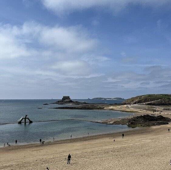オーシャンビュースタンダードルーム, Hôtel La Porte Saint Pierre Logis Hôtel Intra Muros