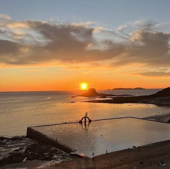 オーシャンビュースタンダードルーム, Hôtel La Porte Saint Pierre Logis Hôtel Intra Muros