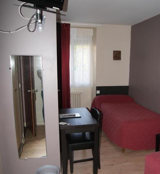 غرفة قياسية فردية, Logis Hotel Restaurant Des Voyageurs