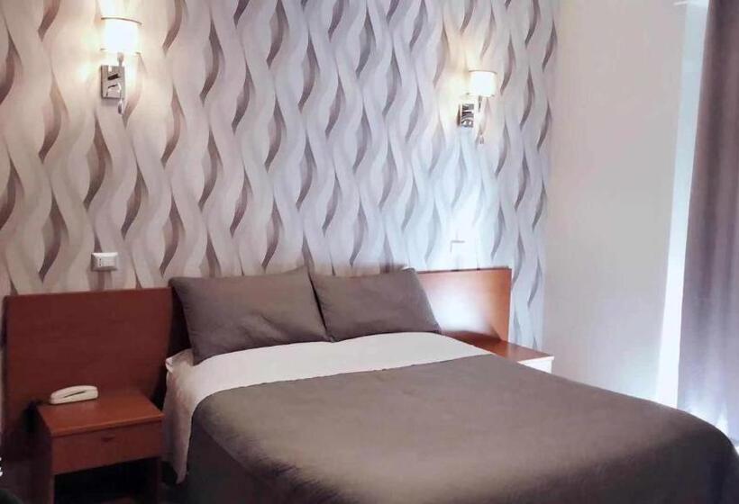 디럭스 룸, Frejus