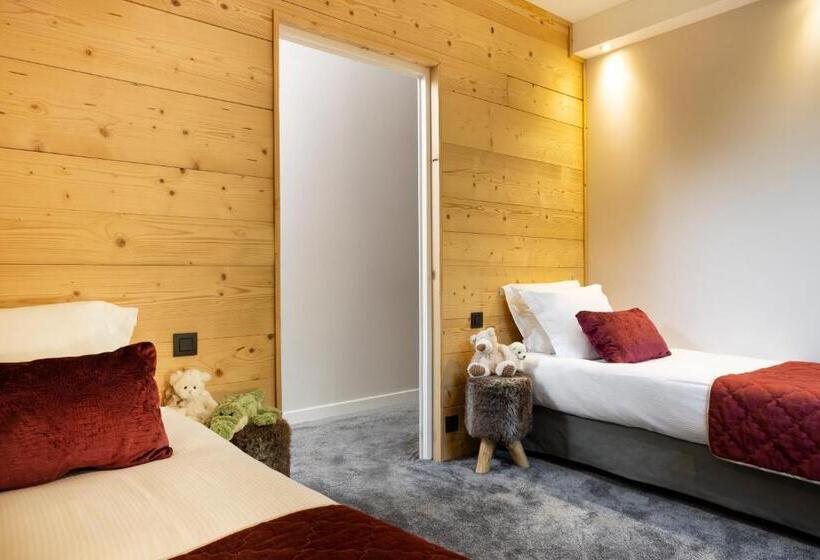 Семейный Номер, Hôtel Les Grillons