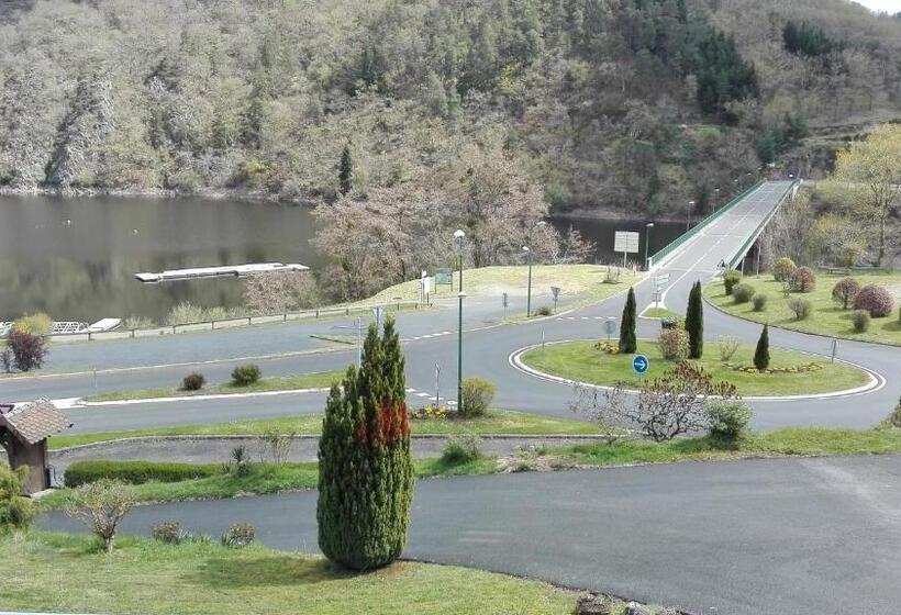 غرفة قياسية, La Cremaillere