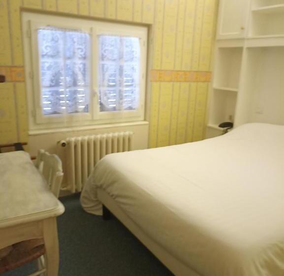 غرفة قياسية فردية, La Cremaillere