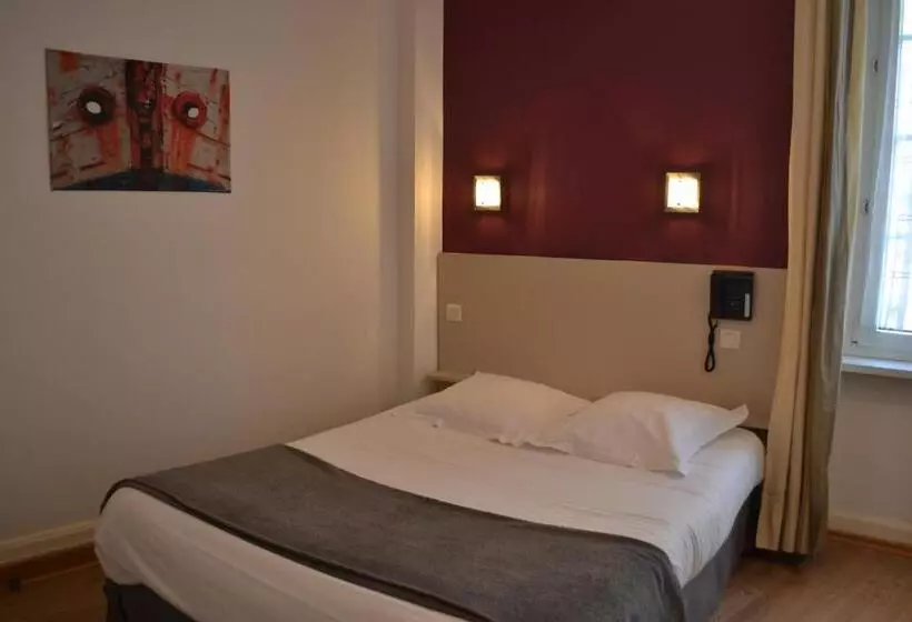 اتاق استاندارد با چشم‌انداز شهر, Hôtel La Porte Saint Pierre Logis Hôtel Intra Muros