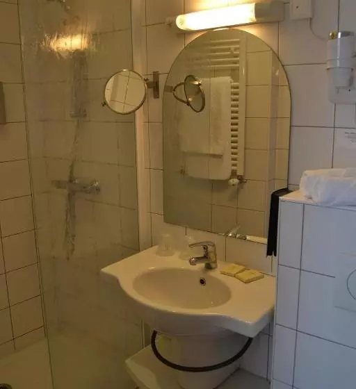 اتاق استاندارد با چشم‌انداز شهر, Hôtel La Porte Saint Pierre Logis Hôtel Intra Muros
