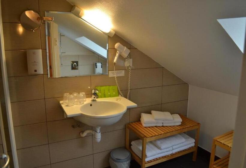 Семейный Номер Вид на Море, Hôtel La Porte Saint Pierre Logis Hôtel Intra Muros
