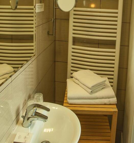 オーシャンビュースタンダードルーム, Hôtel La Porte Saint Pierre Logis Hôtel Intra Muros