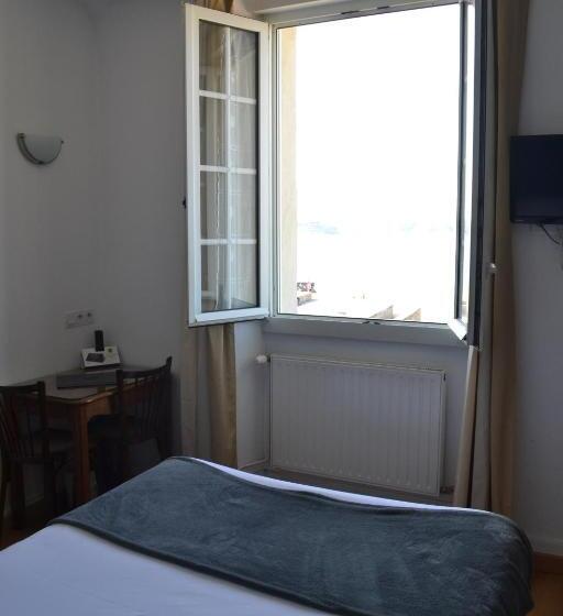 オーシャンビュースタンダードルーム, Hôtel La Porte Saint Pierre Logis Hôtel Intra Muros