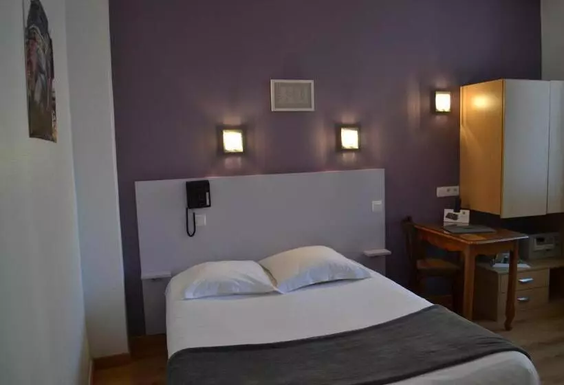 اتاق استاندارد سه نفره, Hôtel La Porte Saint Pierre Logis Hôtel Intra Muros