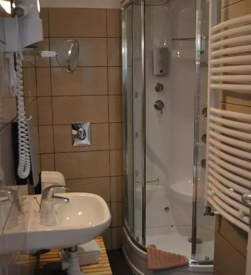 اتاق استاندارد یک نفره, Hôtel La Porte Saint Pierre Logis Hôtel Intra Muros