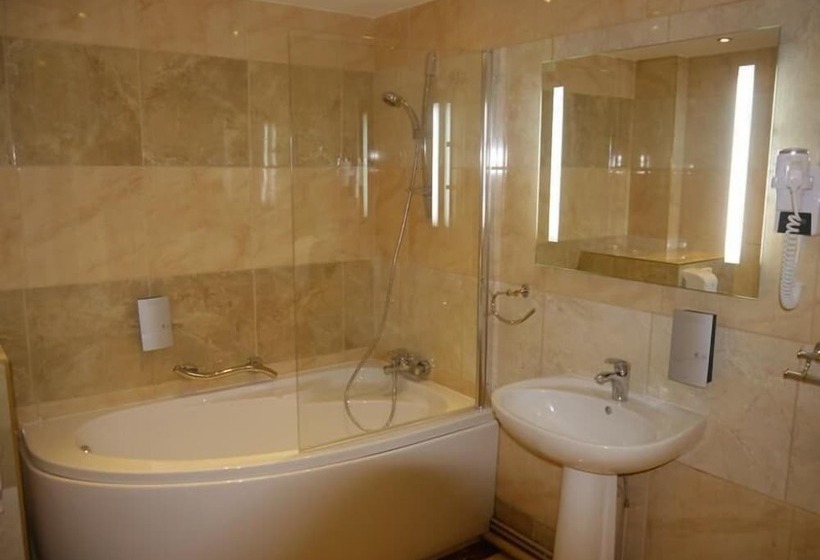 חדר סטנדרט לארבעה, Le Relais De La Poste