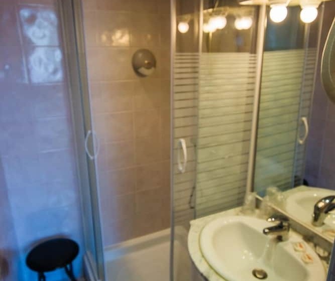 غرفة قياسية, Les Messageries