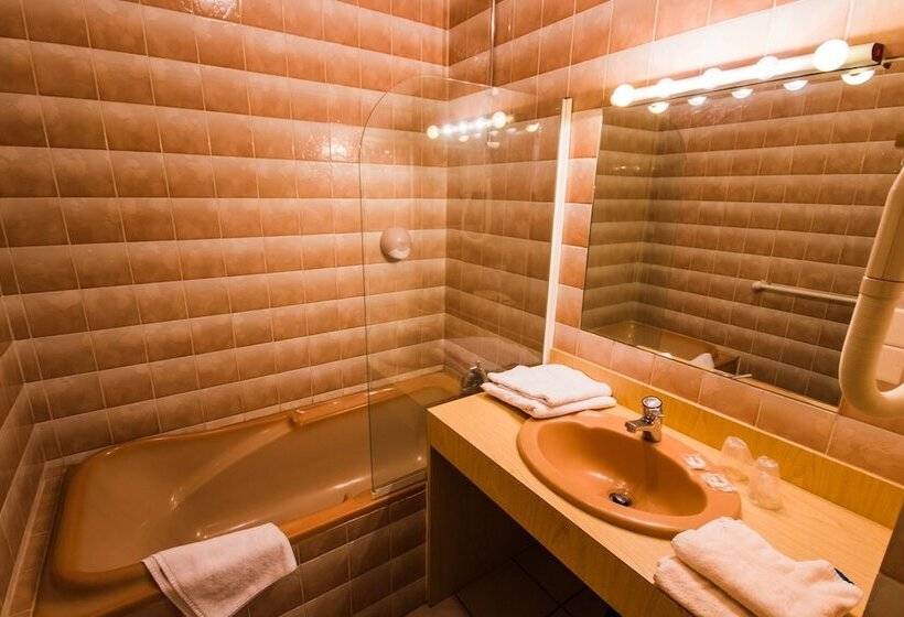 غرفة قياسية ثلاثية, Les Messageries