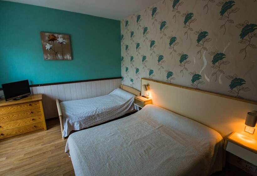 غرفة قياسية ثلاثية, Les Messageries