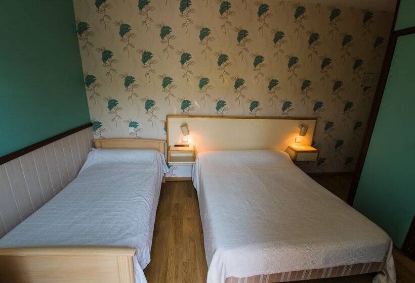 غرفة قياسية ثلاثية, Les Messageries