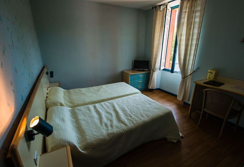 غرفة قياسية, Les Messageries