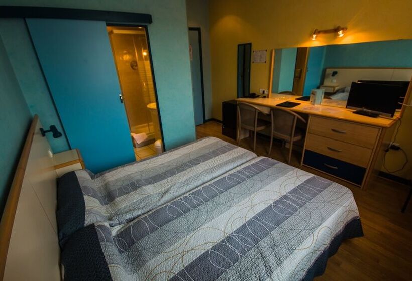 غرفة قياسية, Les Messageries