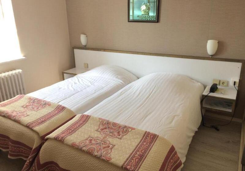 غرفة قياسية, Logis Hôtel Les Chardons Bleus Restaurant Le Bistrot De La Mer