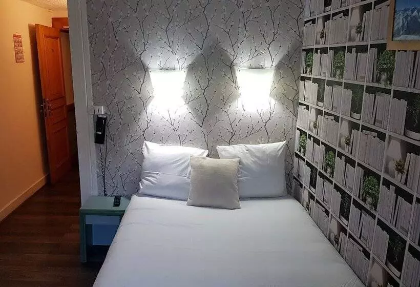 اتاق استاندارد, Savoy Hotel & Restaurant