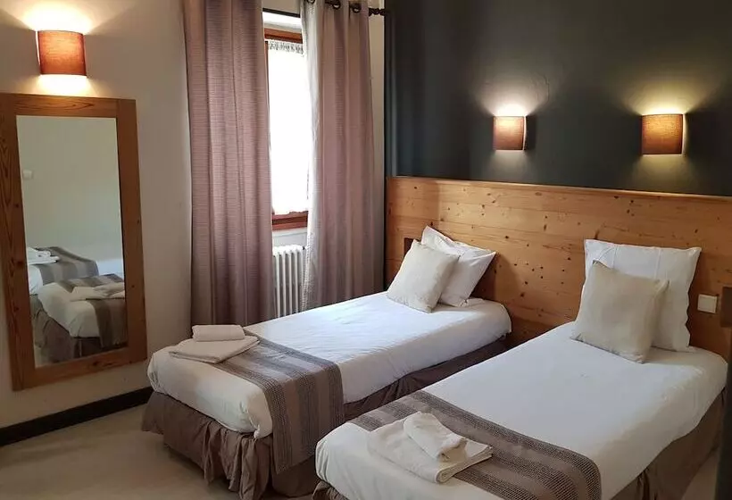 اتاق استاندارد, Savoy Hotel & Restaurant