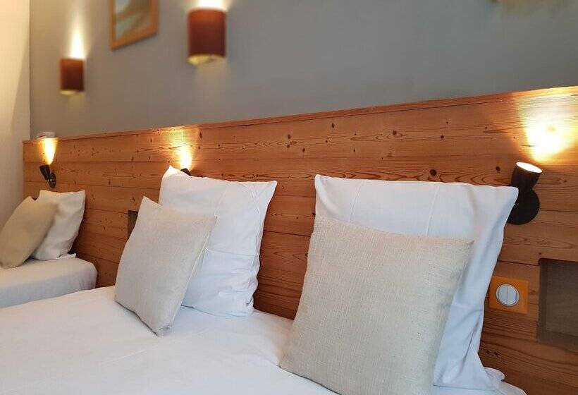 스탠다드 트리플 룸, Savoy Hotel & Restaurant