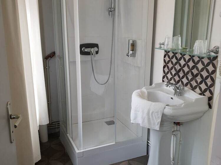 Номер Стандарт, The Originals Boutique, Hôtel La Colonne De Bronze, Saintvalérysursomme