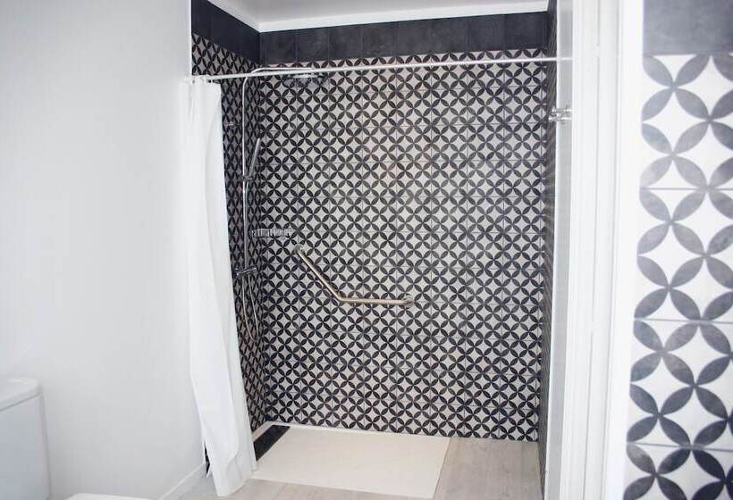 家庭间, The Originals Boutique, Hôtel La Colonne De Bronze, Saintvalérysursomme