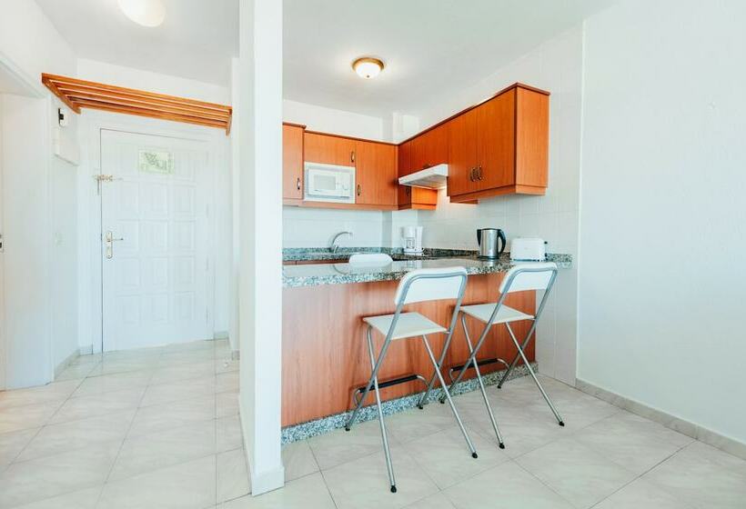 דירת חדר סופריור, Neptuno Costadeje