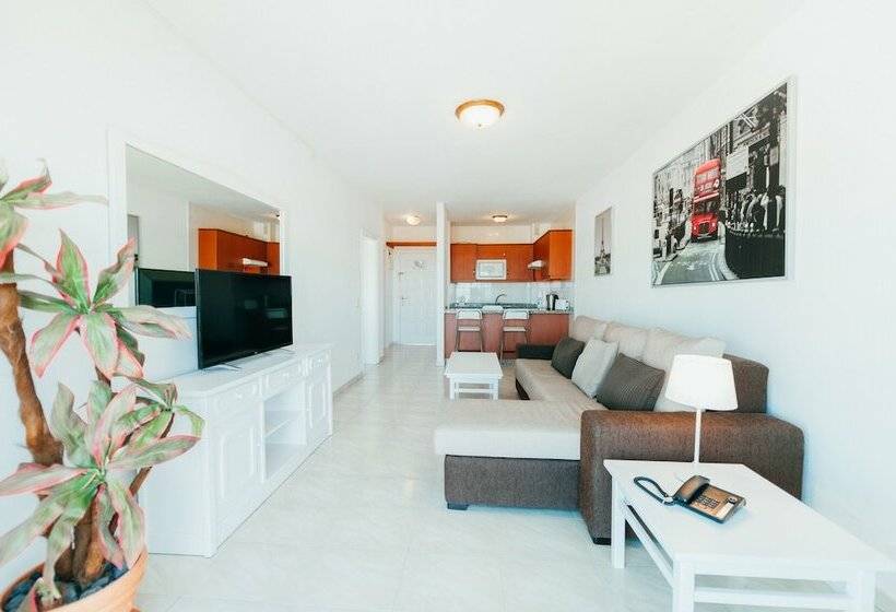 דירת חדר סופריור, Neptuno Costadeje