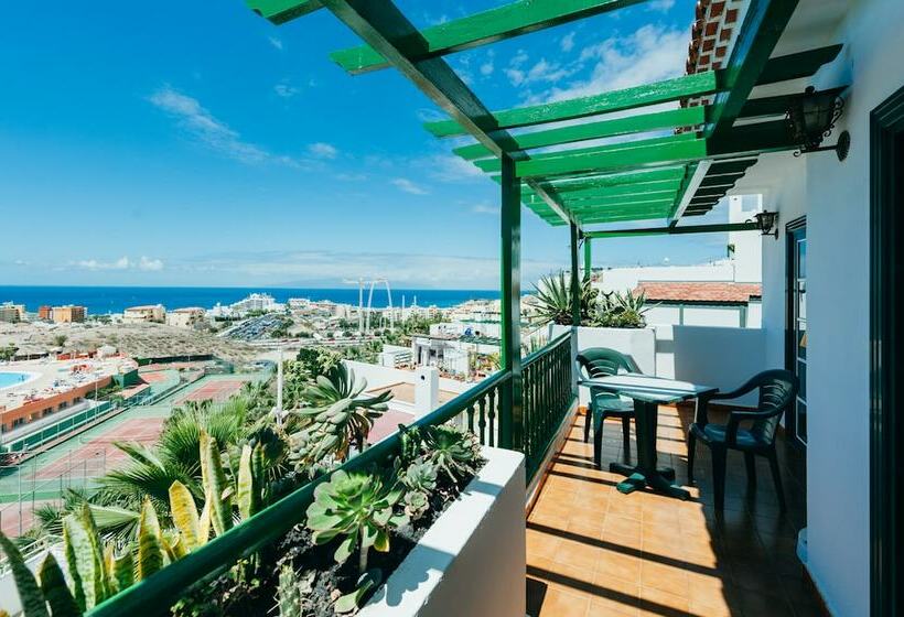 דירת חדר סופריור, Neptuno Costadeje