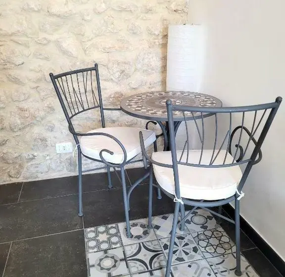 سوییت خانوادگی, Casa Alecci 1820