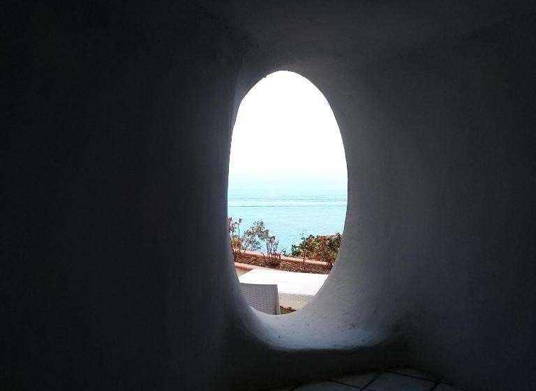 Номер Deluxe Вид на Море с Балконом, L Incanto Restaurant & Suites