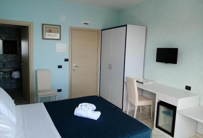 Номер Deluxe Вид на Море, L Incanto Restaurant & Suites