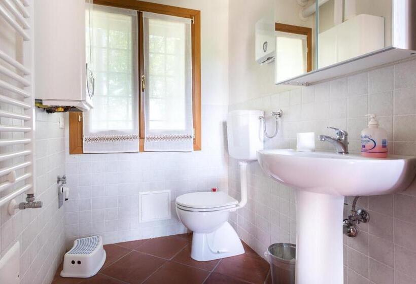 וילה עם חדר שינה אחד ובריכת שחיה, Casolare La Quercia