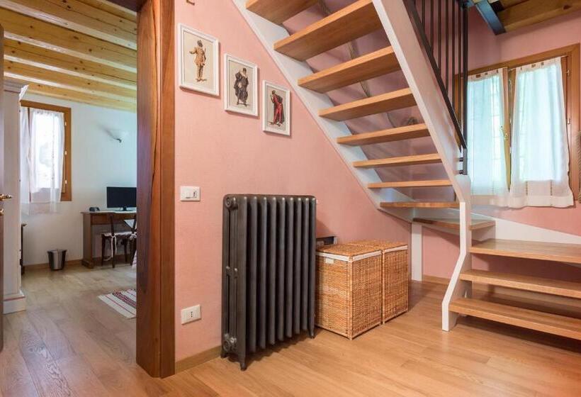 וילה עם חדר שינה אחד ובריכת שחיה, Casolare La Quercia