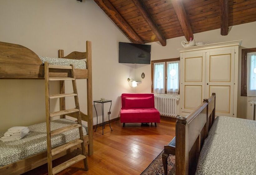 חדר סטנדרט לארבעה, Casolare La Quercia