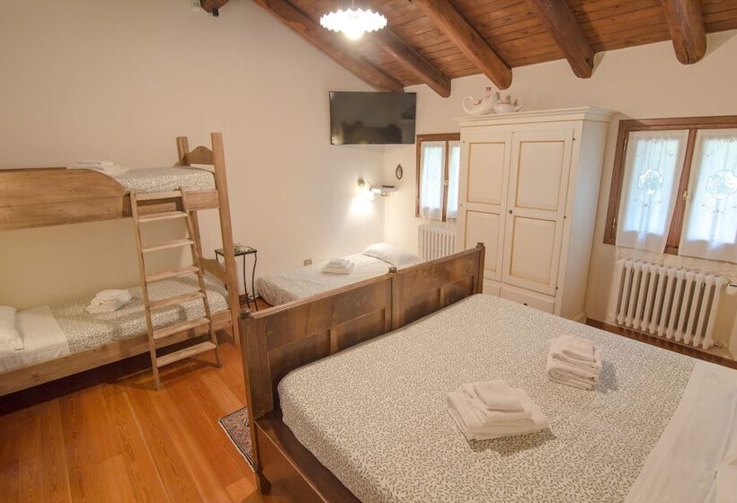 חדר סטנדרט לארבעה, Casolare La Quercia