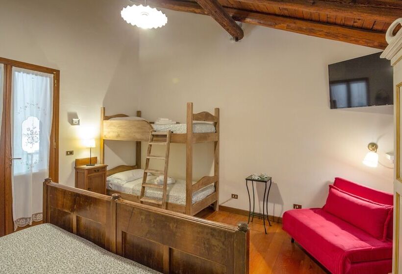 חדר סטנדרט לארבעה, Casolare La Quercia