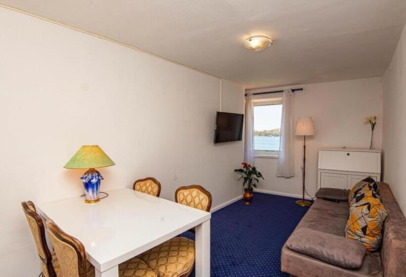 חדר משפחתי נוף לים, Apartments And Rooms Ille