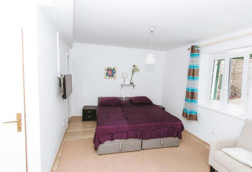 חדר סטנדרט, Apartments And Rooms Ille