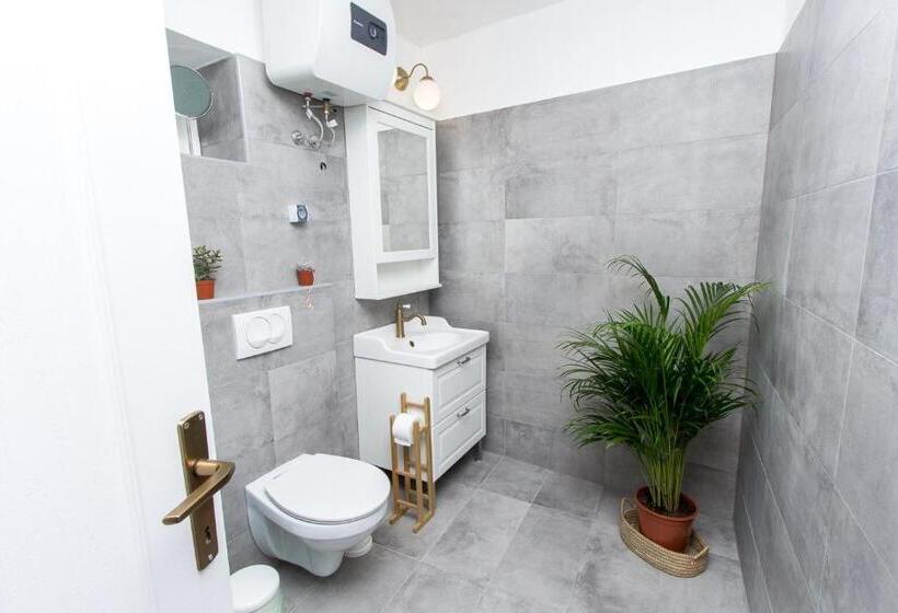 חדר סטנדרט, Apartments And Rooms Ille